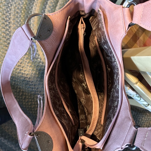 Ladies Conceal Carry Purse by Montana West - Picture 4 of 5